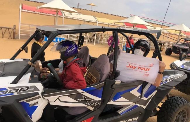 Thrilling activities in Kubuqi Desert in Inner Mongolia