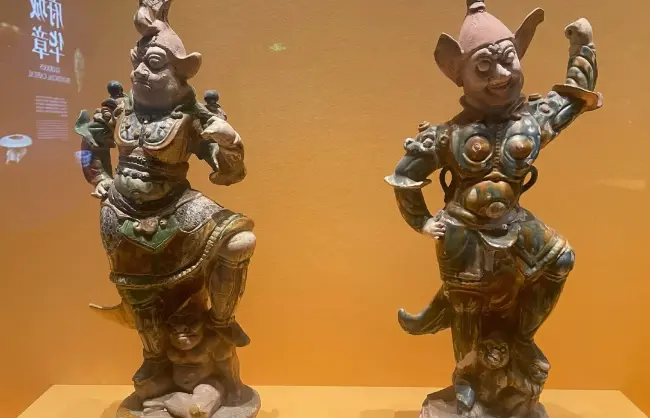 Exhibits in Xian Museum
